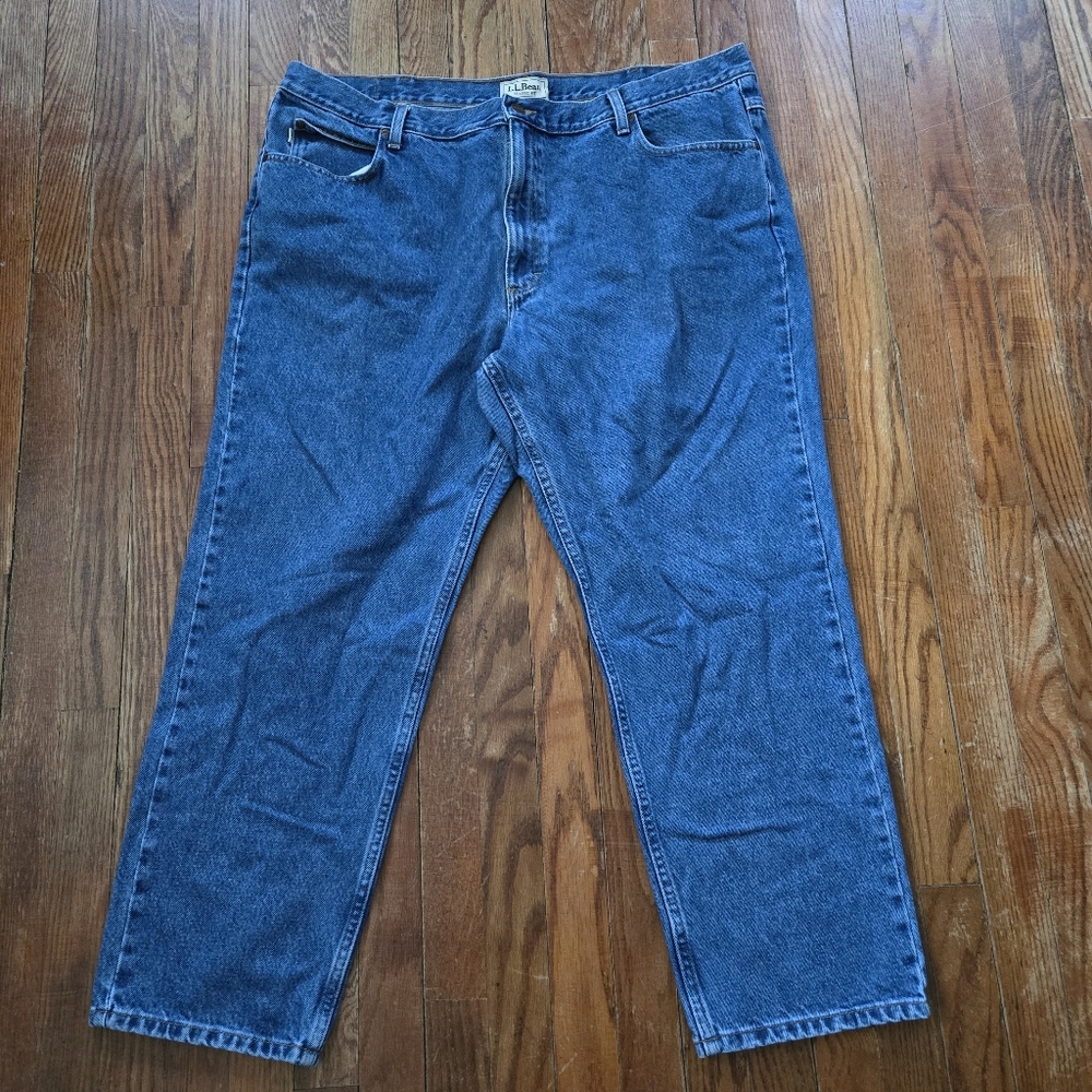 LL Bean Classic Fit Blue Jeans Mens 44x29 High Rise Tapered Leg # 220626